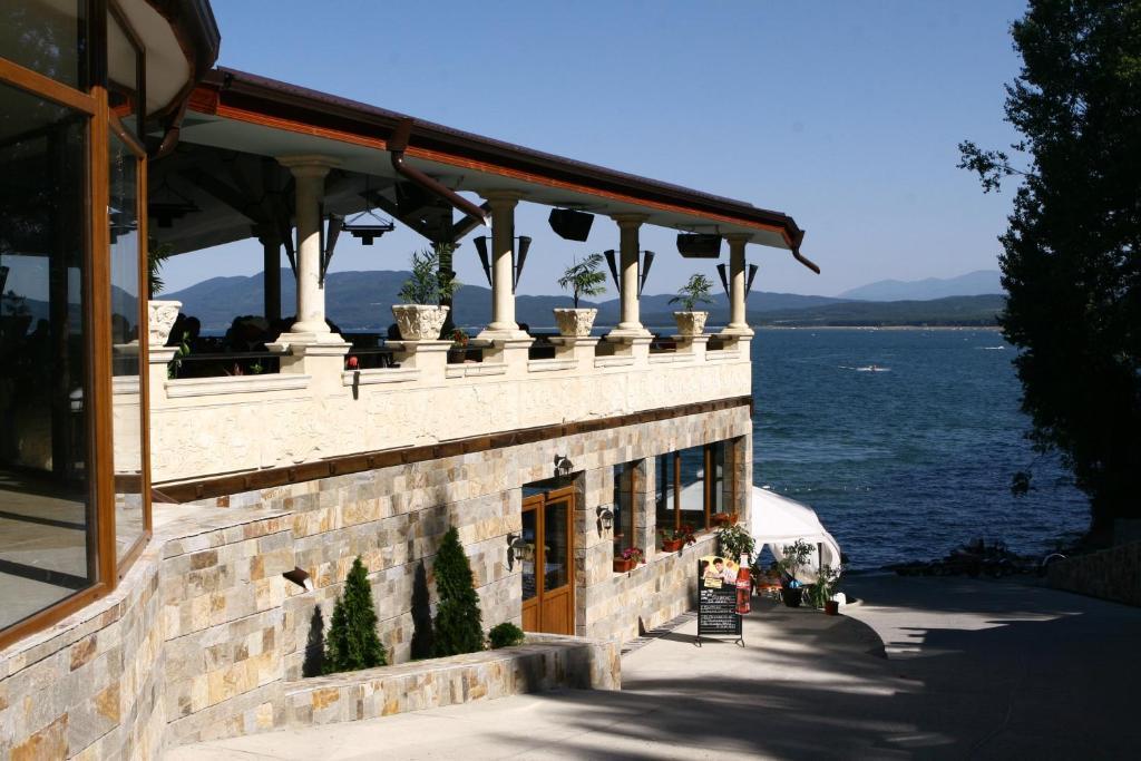 Kamelot Hotel Pasarel Exterior photo